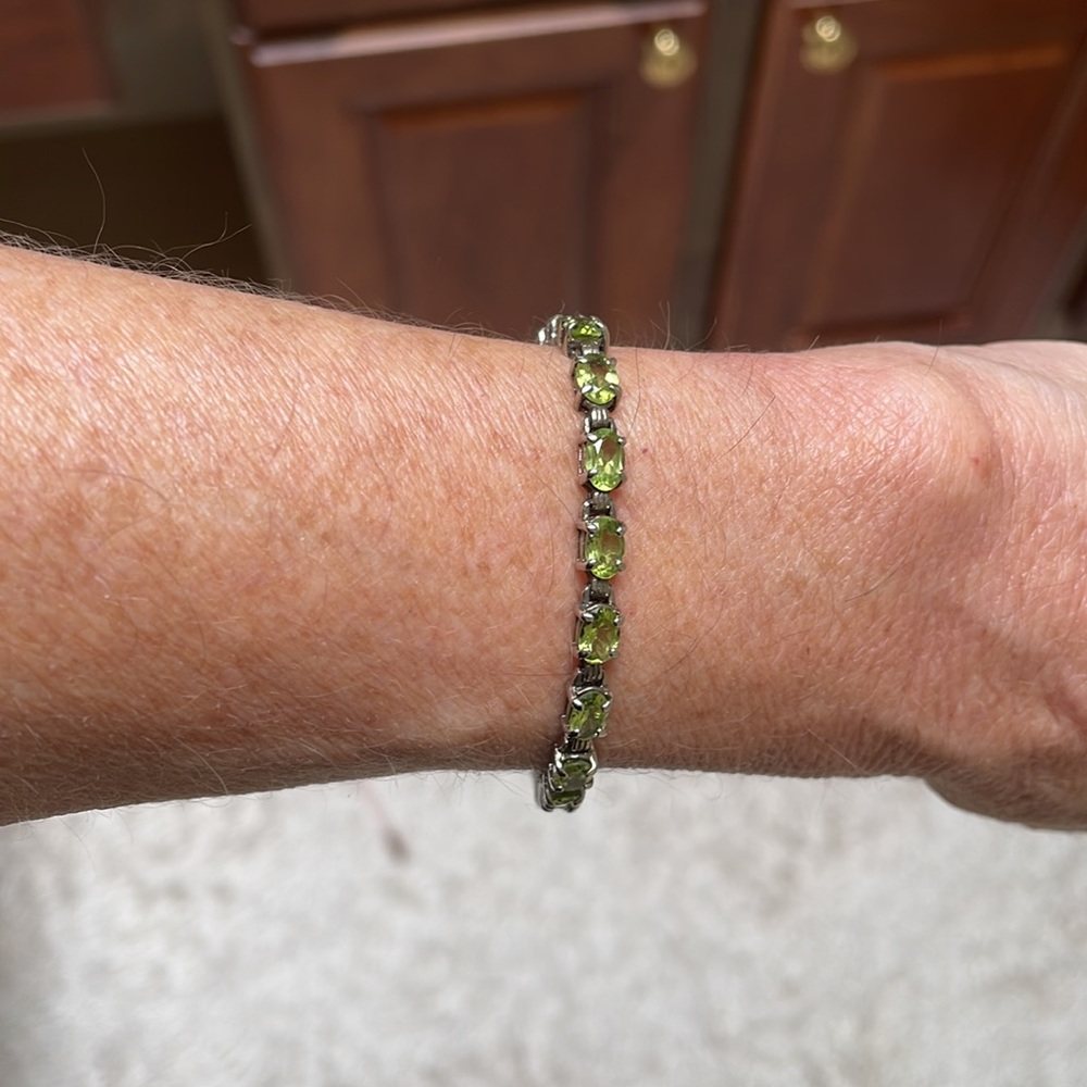 VINTAGE PERIDOT SILVER TENNIS BRACELET - Picture 10 of 11